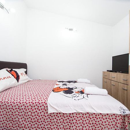 Lana Appartement Prčanj Buitenkant foto