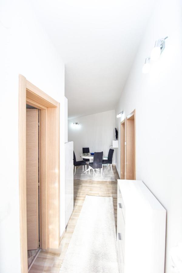 Lana Appartement Prčanj Buitenkant foto